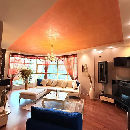 Luxury - Center Apartment Tirana