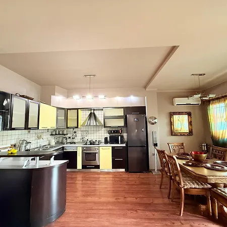 Luxury Free Parking - Center