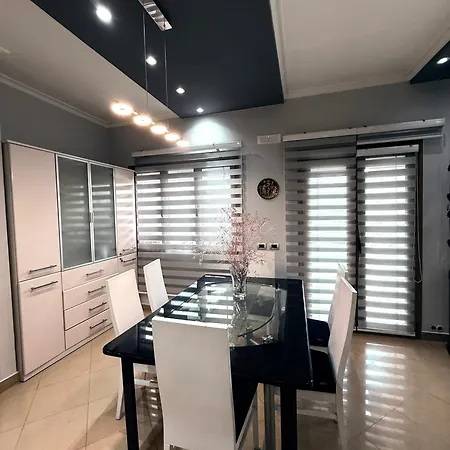 Luxury Free Parking - Center * Τίρανα