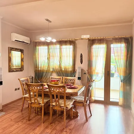 Luxury - Center Apartment