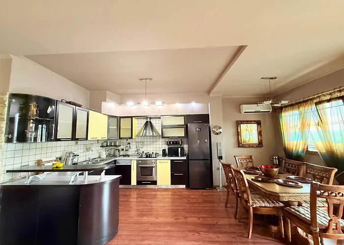 Luxury Free Parking - Center