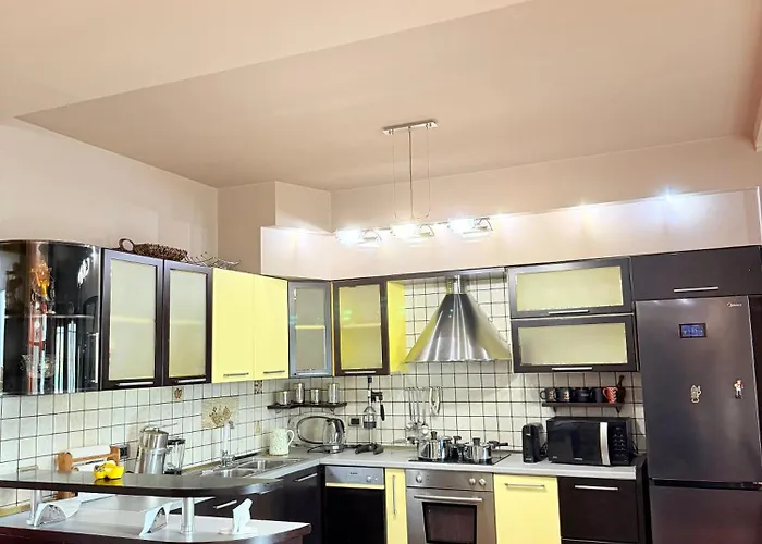 Luxury Free Parking - Center Tirana