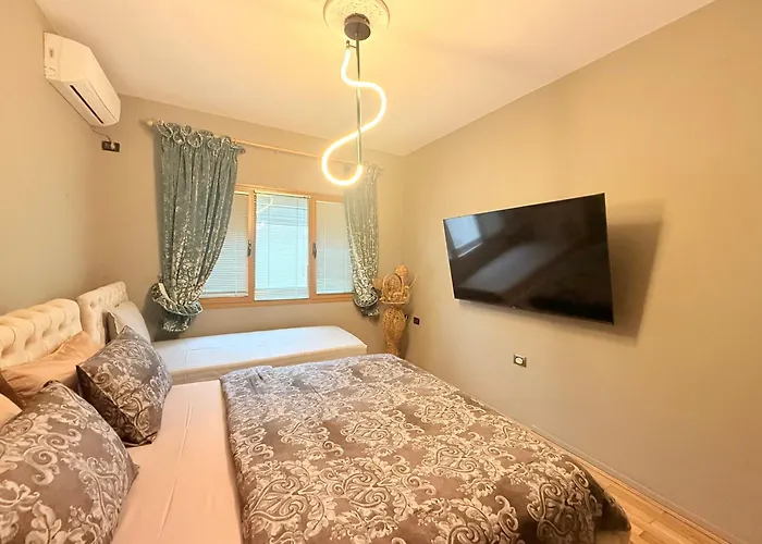 Luxury Free Parking - Center Apartmán Tirana